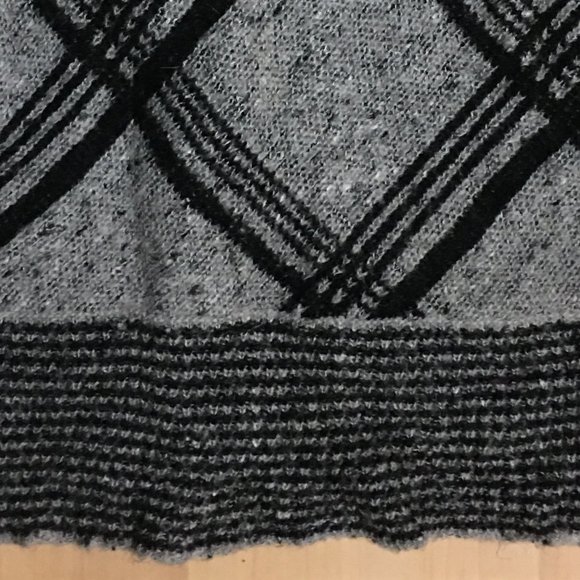 S.W.I. Clothing Gray & Black Wool Striped Women Sweater Vest - Small - Picture 4 of 4